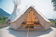 Auf dem Campingplatz Buochs gibt es auch Unterkünfte wie Safarizelte und Tipis. (Bild: Corinne Glanzmann (Buochs, 21. Juni 2017))