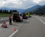 Die Kollision führte zu Verkehrsbehinderungen. (Bild: Kapo SG)