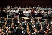 An die hundert Chorsängerinnen und Chorsänger fanden sich bei «Liechtenstein singt» zusammen. (Bild: Daniel Ospelt)