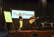 Zum Abschluss des Lesefestivals trat das Musik-Mal-Duo Tiger Flizzer auf. (Bild: Christoph Heer)