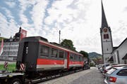 Adieu Appenzellerland: Diesem Triebwagen bleibt die Verschrottung erspart, per Lastwagen gelangt er nach Österreich. (Bild: PD)