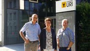 Regierungsrätin Barbara Bär (Mitte) mit dem bisherigen Kantonsarzt Philipp Gamma (links) und seinem Nachfolger Jürg Bollhalder. (Bild: PD)