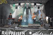 Adam’s Wedding, die Band aus dem Zürcher Oberland und Gewinner des Bandwettbewerbs von Spektakulair, heizte dem begeisterten Publikum am Samstagnachmittag ein. (Bild: Beat Lanzendorfer)