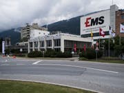 Ems Chemie konnte dank der nach wie vor guten globalen Konjunktur erneut den Gewinn steigern. (Bild: KEYSTONE/GIAN EHRENZELLER)