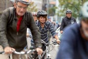 Bundesrätin Doris Leuthard während der Werbetour für den Veloartikel in Olten. (Bild: Georgios Kefalas/Keystone (Olten, 27. August 2018))