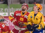 Beat Forster (Bildmitte) verlängerte beim EHC Biel bis 2021 (Bild: KEYSTONE/ALESSANDRO DELLA VALLE)