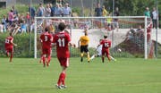 Im Gegensatz zum Aufstiegs-Spiel im Juni gegen Bütschwil (rot) blieb den Wattwilern (gelb-schwarz) gegen Bronschhofen ein Tor verwehrt. (Symbolbild. Walter Züst)