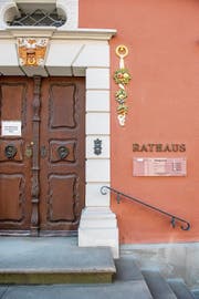 Geschlossene Türen gibt es selten: Die Gemeindeoberhäupter stehen für Gespräche unter vier Augen bereit, die Rahmenbedingungen unterscheiden sich hingegen. (Bild: Urs Bucher)