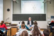 Schüler der Kanti am Burggraben haben deutlich mehr Unterricht als Gymnasiasten in Genf. (Bild: Urs Bucher, 15. Januar 2016)