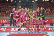 Spono Nottwil feiert mit dem Super-Cup bereits den dritten Titel in diesem Jahr. (Bild: Martin Deuring (Winterthur, 26. August 2018)