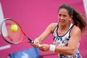 Patty Schnyder kehrt überraschend auf die Grand-Slam-Bühne zurück. (KEYSTONE/Anthony Anex/Keystone; Gstaad, 19. Juli 2018)