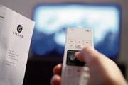 Mit Replay-TV können die Zuschauer Sendungen Tage nach der Ausstrahlung betrachten. (Bild: Laurent Gillieron/Keystone)