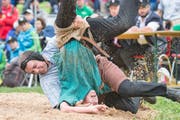 Marco Forrer (im blauen Hemd) erkämpfte sich in Landquart den Doppelzweig. (Bild: Pascal Schönenberger)