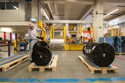 Die Industrie – im Bild die Papierfabrik Perlen – vermeldete eine gut Geschäftslage. (Bild: Dominik Wunderli, 15.03.2017)