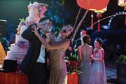 Dekadenz pur: Singapur hat weltweit die am schnellsten wachsende Anzahl Milliardäre. Partys für mindestens 20 Millionen Dollar sind keine Seltenheit. (Bilder: Warner Bros.)