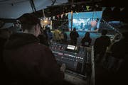 Die letzte Ausgabe des Nachklang-Festival war nasskalt. Der Stimmung habe das aber keinen Abbruch getan, sagt OK-Präsident Simon Hafner. (Bild: PD/Marco Schaffner)
