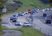 Dasselbe Bild meist auch auf der A8 zwischen Sarnen und Alpnach beziehungsweise Lopper. (Bild Markus von Rotz)
