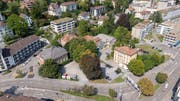 Das Areal am Platztor in St.Gallen. Hier soll zwischen dem Unteren Graben vorne im Bild, der St.-Jakob-Strasse rechts, dem Magnibergweg vor den Mehrfamilienhäusern rechts hinten und der Böcklinstrasse links der neue Campus der Universität St.Gallen entstehen. (Bild: Urs Bucher)