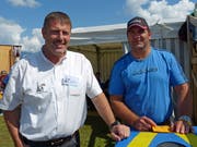 Werner Durrer (links) zusammen mit dem ehemaligen Obwaldner Schwinger Peter Imfeld. (Bild: PD)