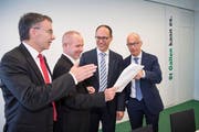 HSG-Rektor Thomas Bieger, die Regierungsräte Stefan Kölliker und Marc Mächler sowie Stadtpräsident Thomas Scheitlin am Montag anlässlich der Präsentation der Vorlage für den neuen HSG-Campus beim St.Galler Platztor. (Bild: Ralph Ribi - 27. August 2018)