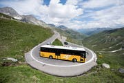 Ein Postauto auf der Furka-Passstrasse. (Bild: Urs Flüeler/Keystone, 14. Juli 2018)