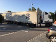 Auf der Feldkircherstrasse ging rund eineinhalb Stunden gar nichts mehr. (Bild: Landespolizei)