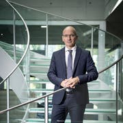 Emmi-CEO Urs Riedener am Hauptsitz in Luzern. (Bild: Pius Amrein, 23. August 2017)