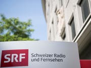 Die SRG erhält nächstes Jahr eine neue Konzession. Sie soll sich stärker von Privaten unterscheiden. (Bild: KEYSTONE/PETER SCHNEIDER)