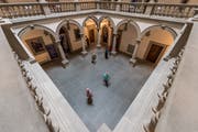 Blick in den Innenhof des Luzerner Regierungsgebäudes. (Bild: Roger Grütter (Luzern, 26. Mai 2018))