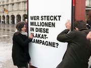 Eine Volksinitiative will mehr Licht ins Dunkel der Parteifinanzierung bringen. Der Bundesrat lehnt die Initiative «Für mehr Transparenz in der Politikfinanzierung» jedoch ab und präsentierte am Mittwoch seine Botschaft dazu. (Bild: KEYSTONE/PETER SCHNEIDER)
