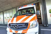 Im Einsatz: Rettungssanitäter des Kantonsspitals Thurgau. (Bild: Donato Caspari)