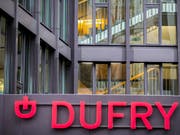 Der Zollfreiladen-Betreiber Dufry hat im Halbjahr erneut einen Verlust geschrieben - allerdings ist das erste Semester saisonal schwächer. (Bild: KEYSTONE/PATRICK STRAUB)