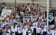 Die treuen Anhänger des FCSG. (Bild: EPA/Fredrik Hagen)
