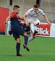 Drittligist Rheineck (Blau-Rot) spielte vor drei Jahren im Schweizer Cup gegen den FC Köniz. Mit dem neuen Qualifikationsmodus wird es für unterklassige Teams schwieriger, sich einen Platz in der Cup-Hauptrunde zu sichern. (Bild: Archiv/ys)