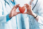 Gemäss dem Leiter Pflege im Spital Altstätten sind keine Fälle von Aggressionen gegen Ärzte und Pflegepersonal bekannt. Das Problem sei auf dem Land weniger gross als in Städten. (Bild: depositphoto/VitalikRadko)