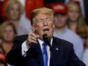 US-Präsident Donald Trump hat am Donnerstag auf einer Veranstaltung erneut gegen die Medien gestichelt. (Bild: KEYSTONE/AP/MATT ROURKE)