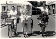 Die berühmte Werbeaktion für den Luzerner Velokurier auf der Reussbrücke am 1. September 1988. (Bild: PD)