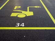 Nach Staubsaugern nun auch Elektroaustos. Das erste Dyson-Auto soll spätestens 2021 auf der Strasse sein. (Bild: KEYSTONE/PETER KLAUNZER)