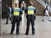 Finanzkontrolle ermittelt bei ihrem Arbeitgeber wegen Subventionsbetrug: Die Transportpolizei soll Leistungen jahrelang falsch erfasst haben. (Bild: KEYSTONE/CHRISTIAN BEUTLER)