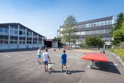 Viert-, Fünft- und Sechsklässler gehen vorübergehend nicht im Andwiler Schulhaus Ebnet, sondern in Gossau zur Schule. (Bild: Urs Bucher)