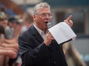 Filippo Lombardi, Präsident des HC Ambri-Piotta, geht davon aus, dass die neue Valascia auf dem Gelände des alten Flugfelds in Ambri im Sommer 2021 bezugsbereit sein wird (Bild: KEYSTONE/TI-PRESS/SAMUEL GOLAY)