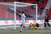 Der St.Galler Punktgewinn scheint im Trockenen: Alberto Regazzoni nach dem Ausgleich zum 1:1 kurz vor Abpfiff. (Bild: Keystone)