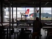 Die Wartehalle des Flughafens Bern-Belp ist weit gehend leer: Die Regionalfluglinie SkyWork hat den Betrieb eingestellt. (Bild: KEYSTONE/ANTHONY ANEX)