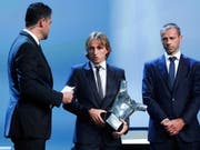 Kleiner Mann ganz gross: Luka Modric ist Europas Fussballer des Jahres (Bild: KEYSTONE/EPA/GUILLAUME HORCAJUELO)