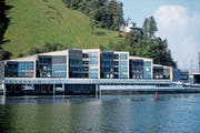 Das «Boathouse» bei der Acheregg, vom Alpnachersee aus gesehen. (Bild: Corinne Glanzmann (Stansstad, 27. September 2016))