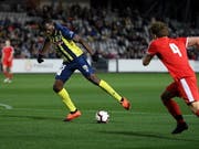 Einstand als Fussballprofi: Usain Bolt im Dress der Central Coast Mariners (Bild: KEYSTONE/EPA AAP/DAN HIMBRECHTS)
