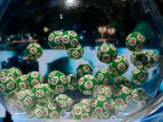 Beim Eurojackpot spielen 18 europäische Länder ohne die Schweiz mit. (Bild: KEYSTONE/AP/MICHEL EULER)