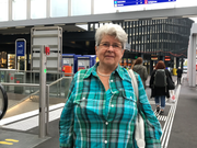 Lina Enderlin muss sich am neuen Bahnhof erst wieder zurecht finden. (Bild: Stephanie Martina)