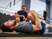 Das rechte Knie: Justin Murisier verpasst erneut eine ganze Saison (Bild: KEYSTONE/VALENTIN FLAURAUD)