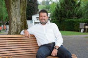 Für einen Moment zurücklehnen. Rolf Breu, Präsident vom Handwerker- und Gewerbeverein, freut sich auf die Jubiläumsfeier. (Bild: Bruno Eisenhut)